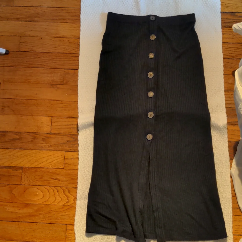Reformation Black Button-Down Skirt - Picture 5 of 6